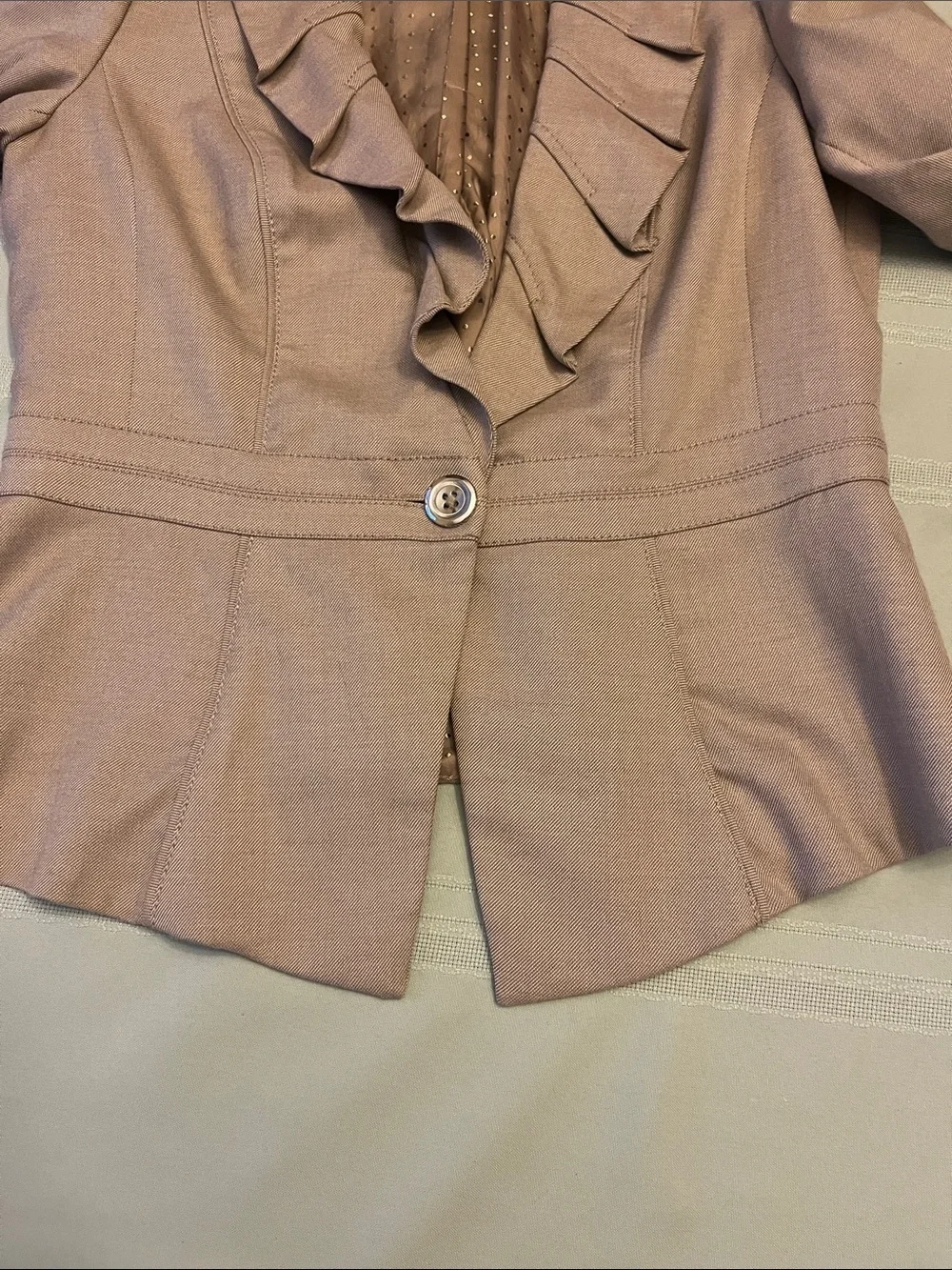WHITE /BLACK Beige Ruffle-Lapel Tailored Blazer SIZE 4